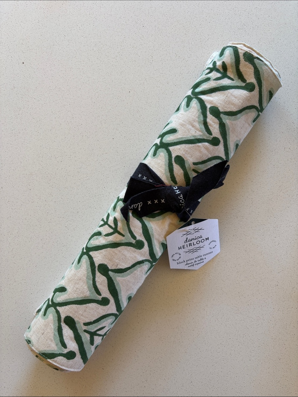 NWT Danica Heirloom Block Print Table Runner Leaf Print 14" x 72"